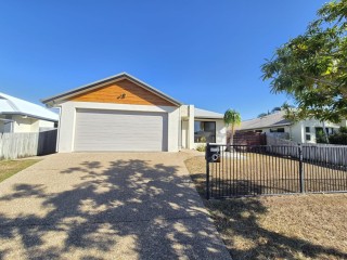 BOHLE PLAINS IS CALLING - 4 x BEDROOM, 2 x BATHROOM + SHED