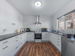Coastal Calm and Contemporary Living in Cannonvale, Moments from the Marina