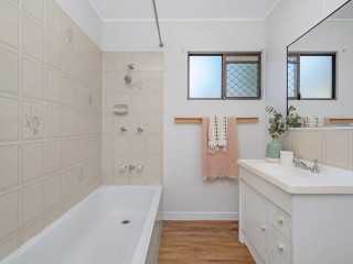 Charming Family Home in Kelso