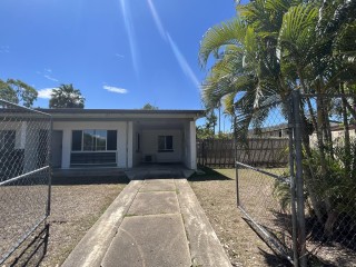 Stylish and Affordable Duplex in Heatley